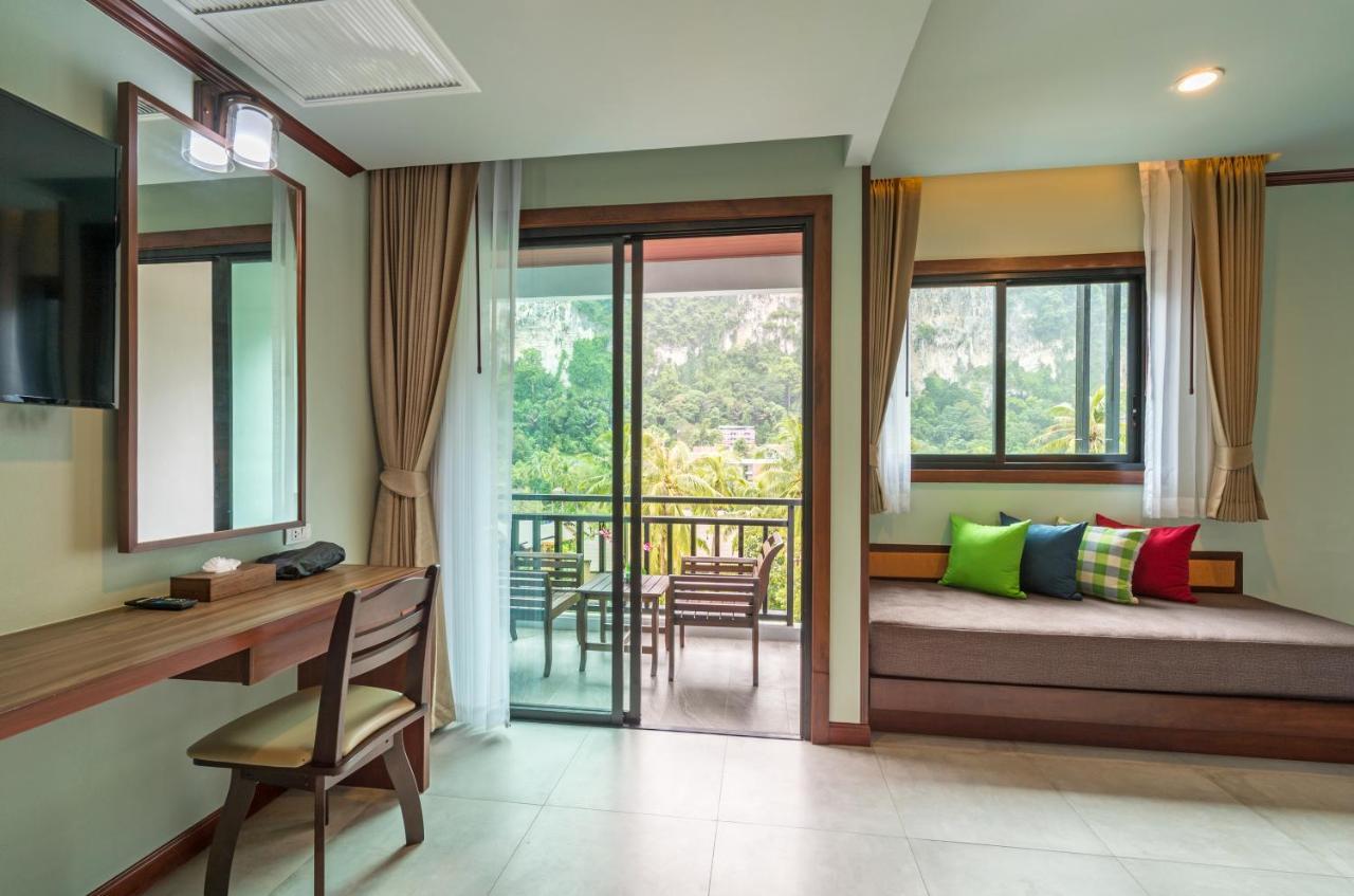 Andaman Breeze Hotel 4*